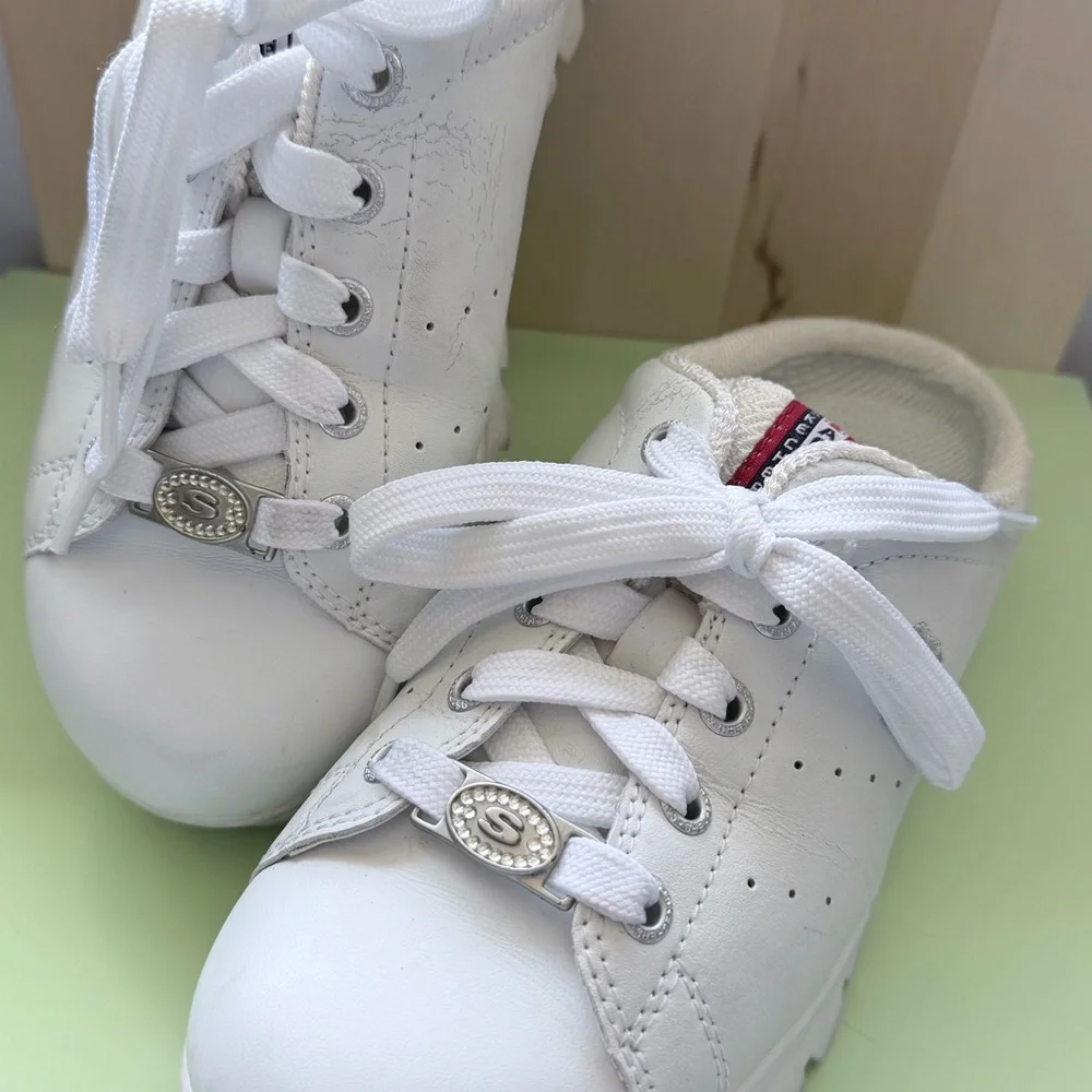 Vintage Skechers White Lace-Up Mules - Picture 2 of 14